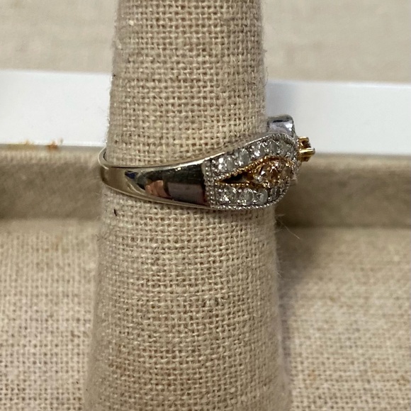 14k white gold diamond ring, size 5 1/2 - Picture 5 of 9